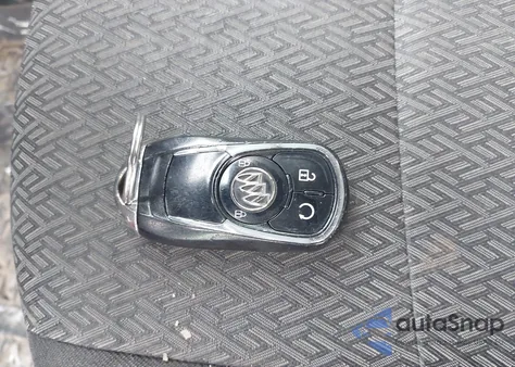 2018 Buick Regal Tourx Preferred z USA, uszkodzony, nr VIN W04GU8SX1J1160891